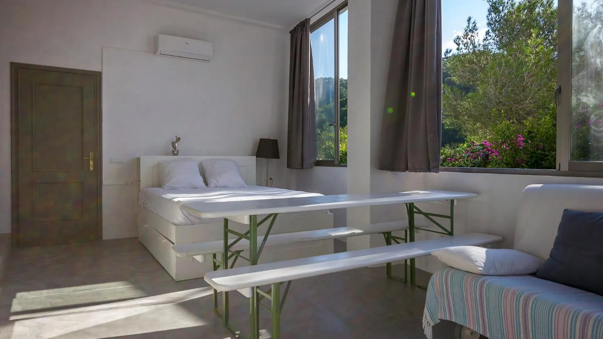 Private Cottage - Stunning View Salinas Ses Salines  Apartamento